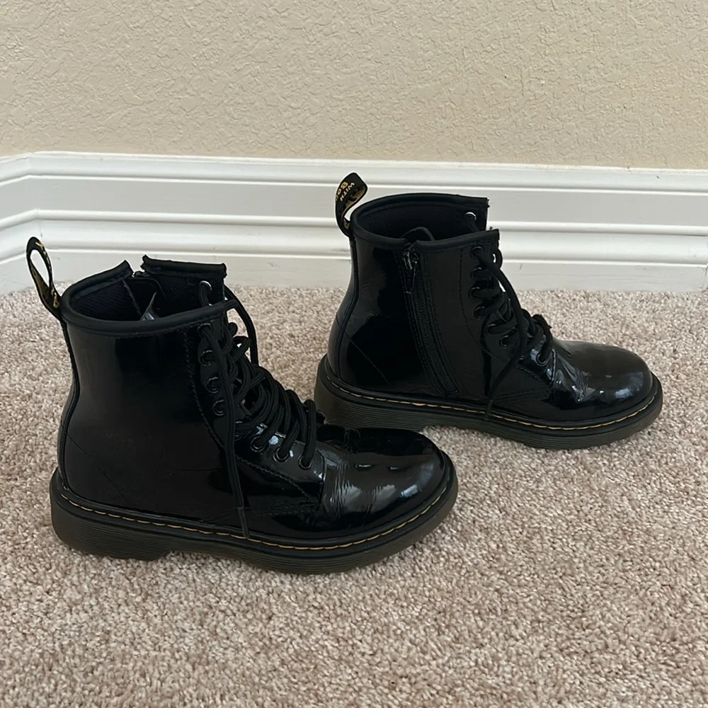 Dr. Martens JUNIOR 1460 PATENT LEATHER LACE UP BOOTS - Black